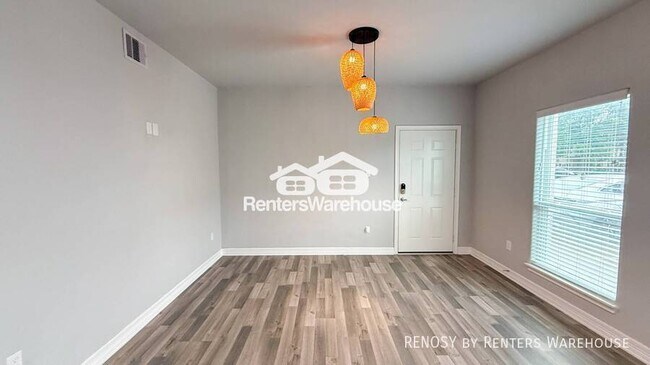 Foto del edificio - 7823 Gladstone St