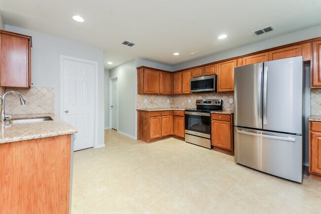 Foto del edificio - 512 Laurel Ln