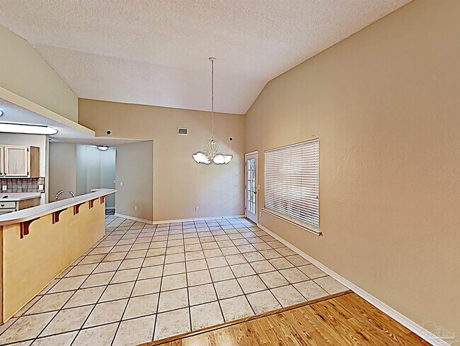 Foto del edificio - 3348 Village Green Dr