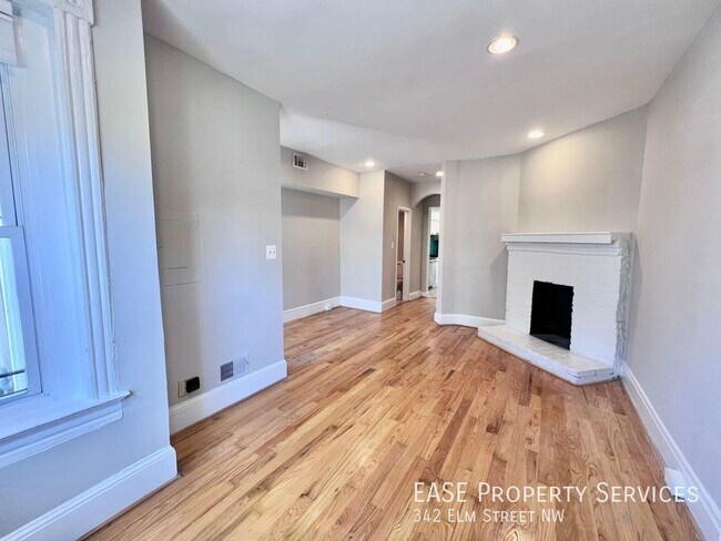 Building Photo - 342 Elm St NW