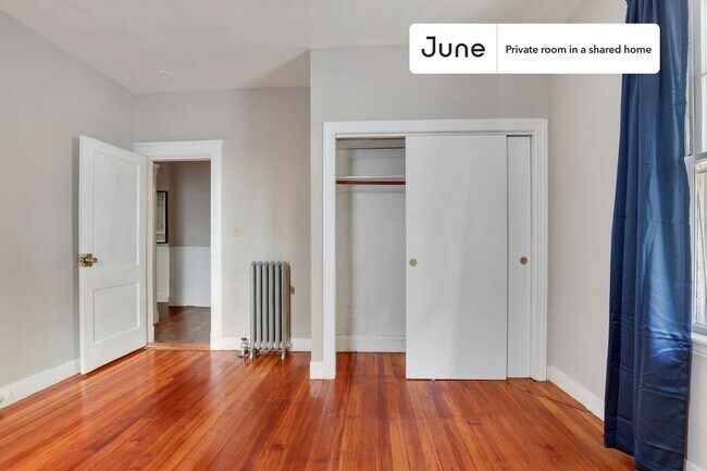 Foto del edificio - Room in Shared 4 bed/1 bath home