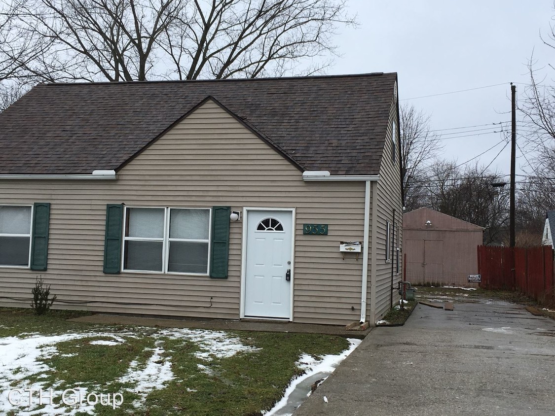 Foto principal - 3 br, 1 bath House - 955 Antwerp Rd.