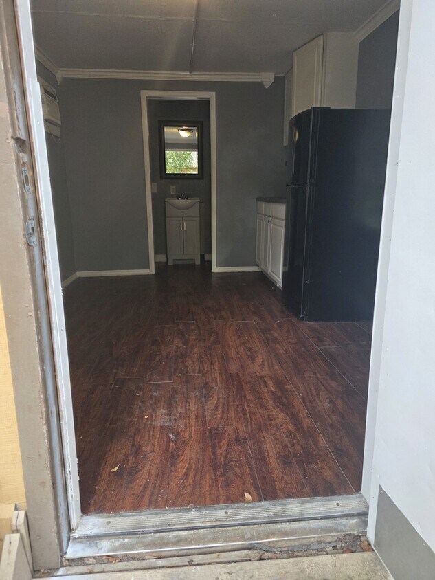Building Photo - 712 Anderson St
