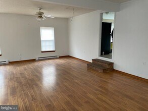 Building Photo - 228 Tadpole Ln
