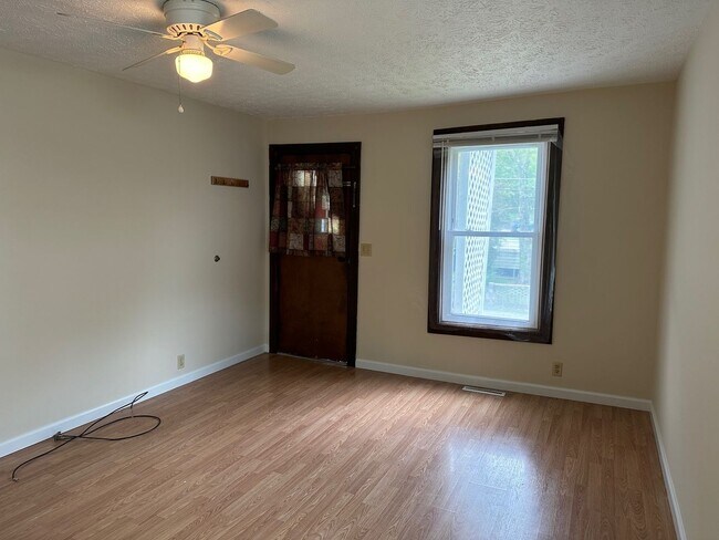 Foto del edificio - 3 Bedroom / 1.5 Bath ? Kingsport, TN