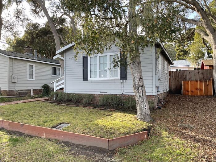Primary Photo - 318 Cedar St