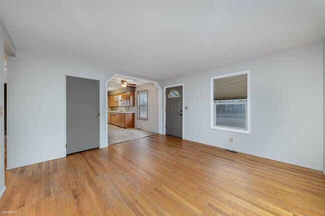 Building Photo - 3 br, 1 bath House - 15731 Hoffman Rd