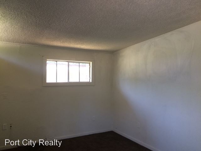 Building Photo - 4 br, 1 bath House - 4321 Cole Pl