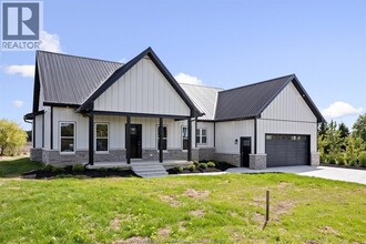 Building Photo - 7056 Howard Ave