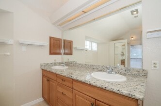 Building Photo - 1722 Foxlake Dr