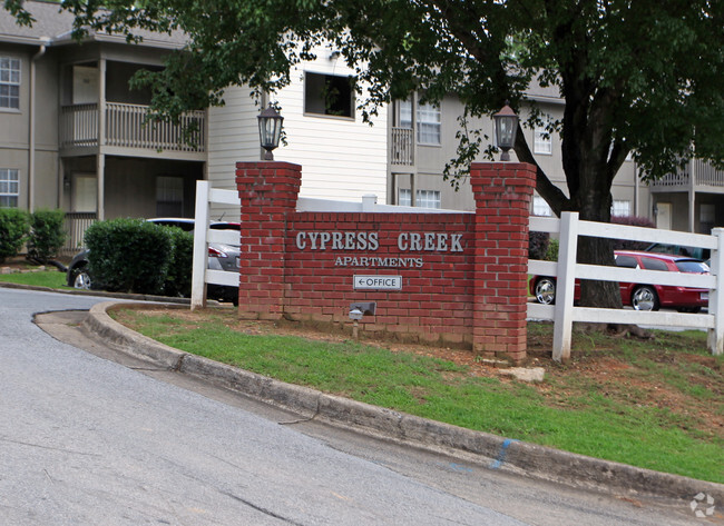 Foto del edificio - Cypress Creek Apartments