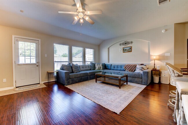 Building Photo - 4934 Bonny Loch Ln