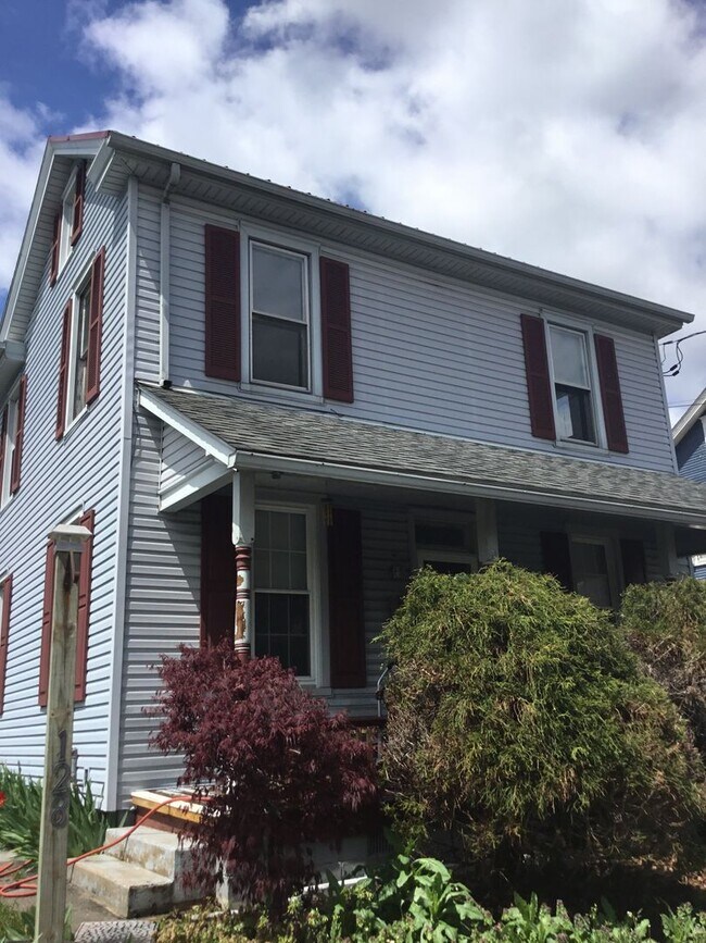 Foto del edificio - 128 S Barbara St