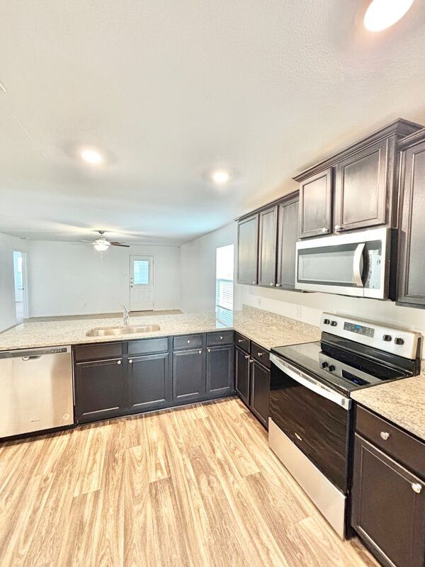 Building Photo - 229 Wincanton Ln