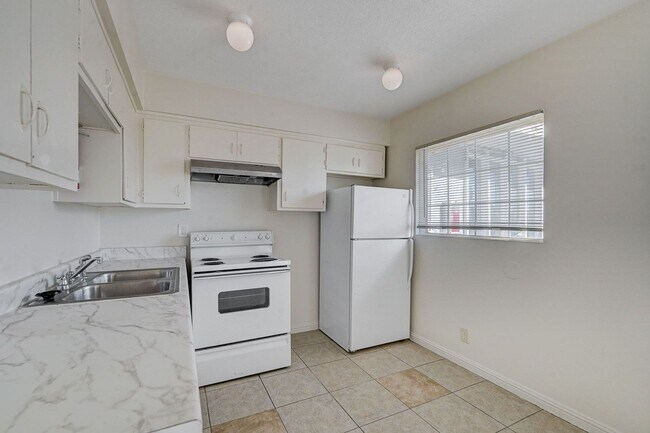 Foto del edificio - Bright & Spacious 2-Bedroom in the Heart of Las Vegas!