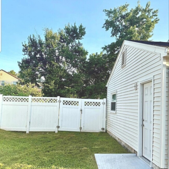 Building Photo - 11009 Fruitwood Dr