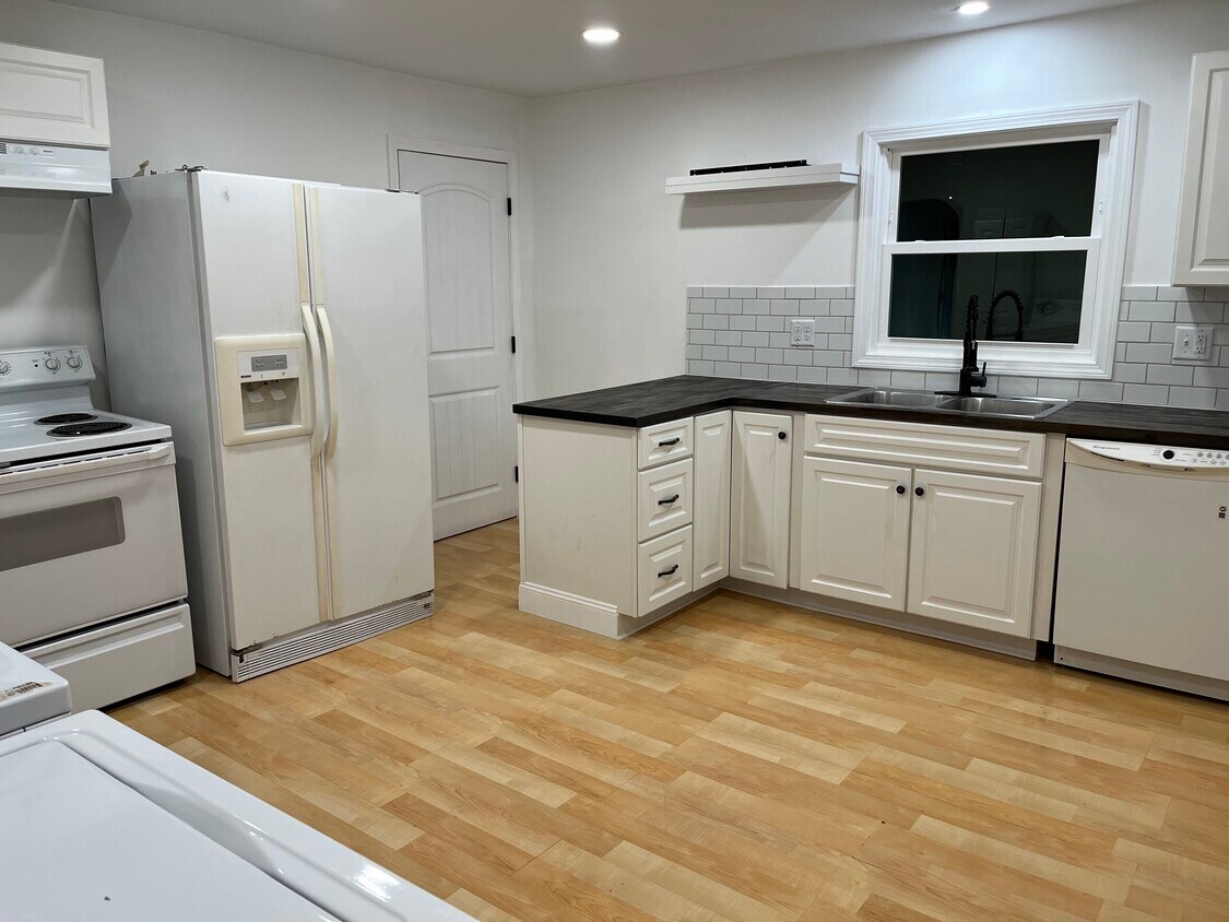 Foto principal - 266 Malletts Bay Ave