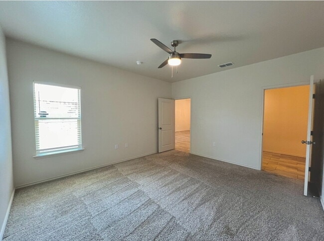 Building Photo - "Charming 3-Bed, 2-Bath Home in Lubbock – ...