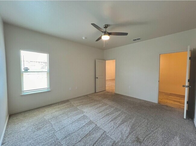 Foto del edificio - "Charming 3-Bed, 2-Bath Home in Lubbock – ...