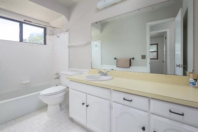 Foto del edificio - 600 Kay Hill Ln