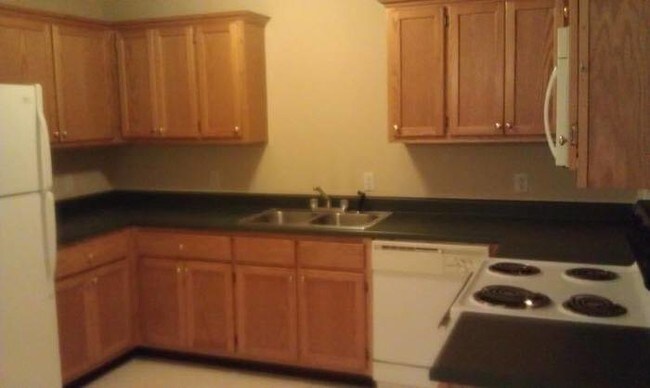 Building Photo - Battlefield Village Apartments
