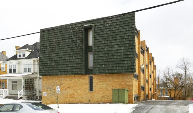 Building Photo - Treehouse Apartments