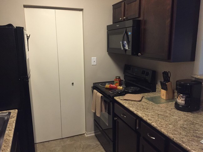 Foto del edificio - 2125 S Finley Rd