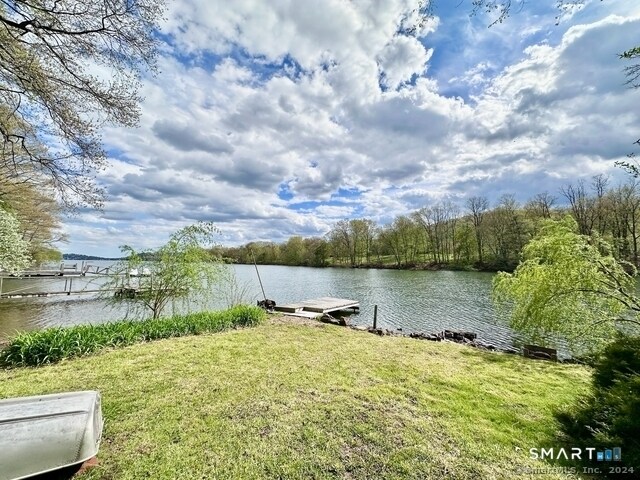 Building Photo - 11 Bogus Hill Rd