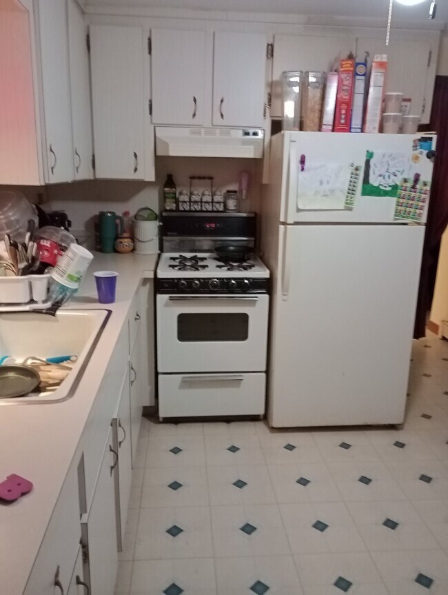 KITCHE - 28 Warren St