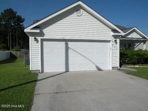 Building Photo - 203 Sellhorn Blvd