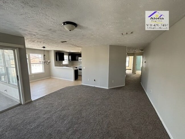 Building Photo - 6800 Willowbrook Dr