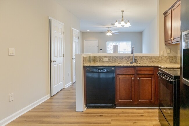 Building Photo - 8144 Summerside Cir