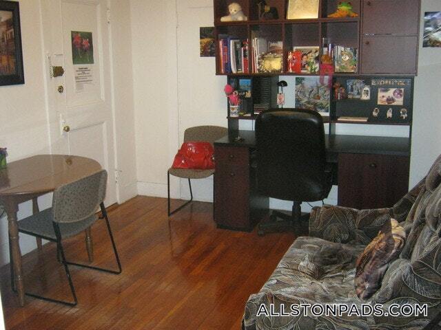 Building Photo - 15 Scottfield Rd