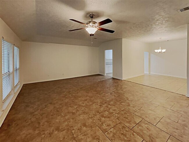 Building Photo - 13307 Montaigne Dr