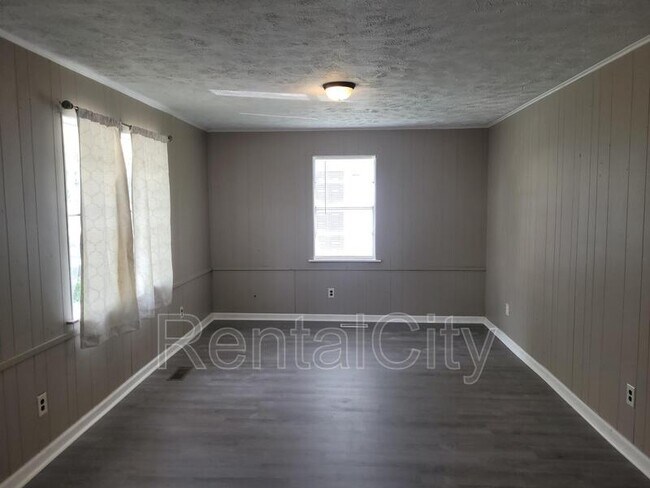 Building Photo - 316 Kist Ave