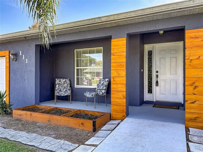 Foto del edificio - 111 Colomba Rd