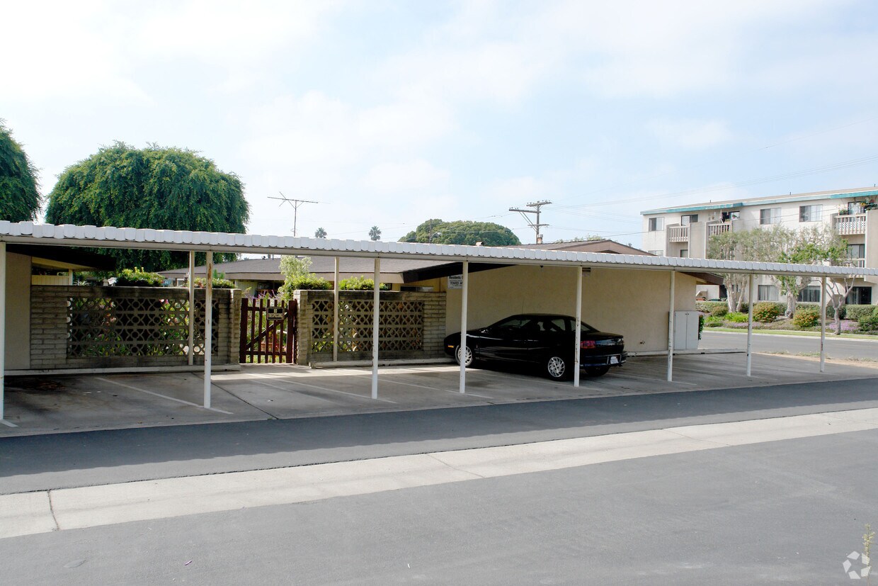 Primary Photo - Jefferson Apartments