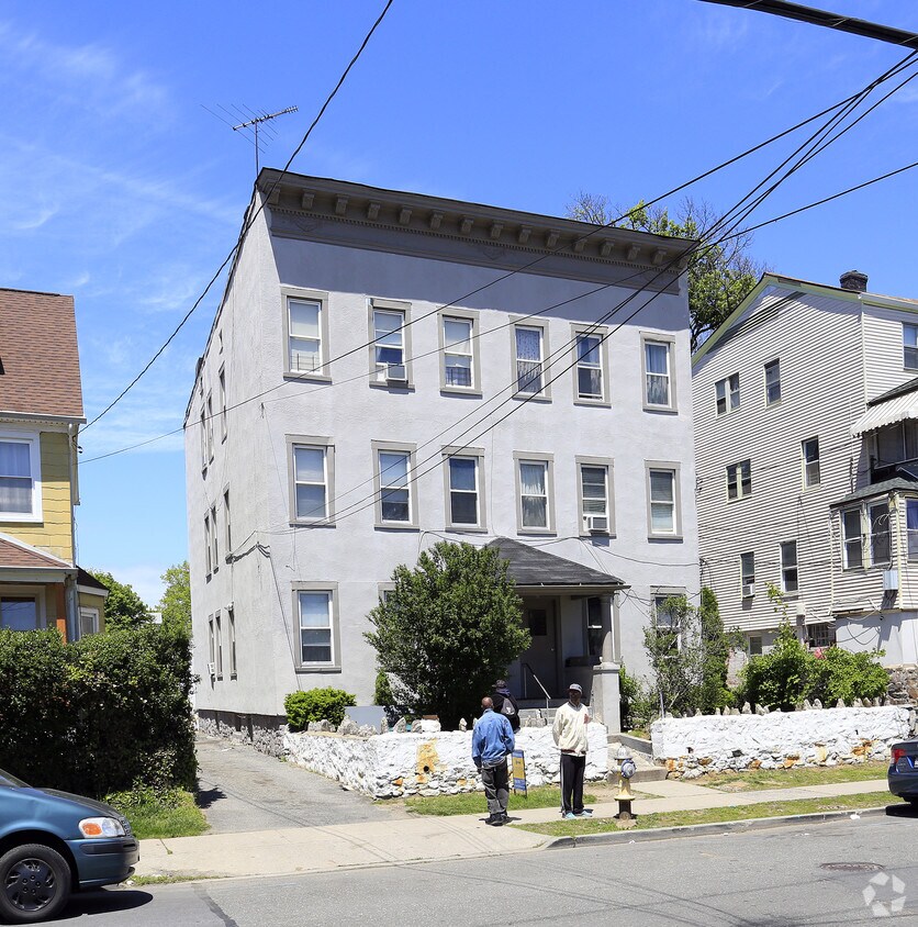 Primary Photo - 61-63 Horton Ave