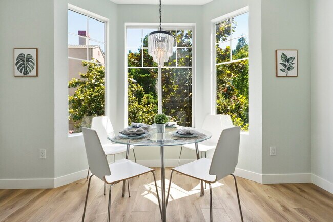 Foto del edificio - 280 Caldecott Ln