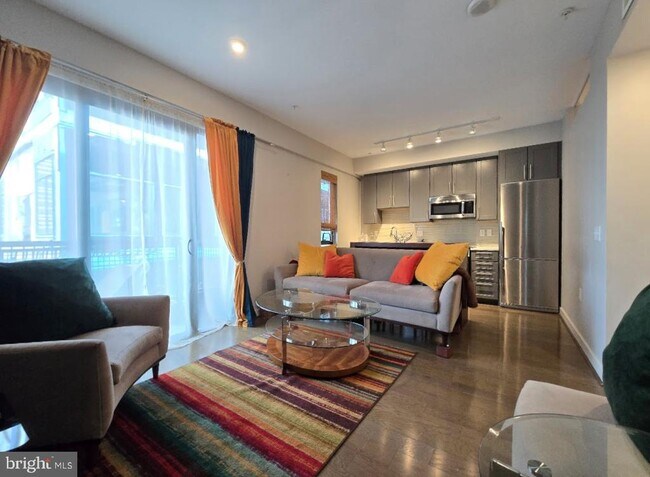 Foto del edificio - 1320 Fenwick Ln