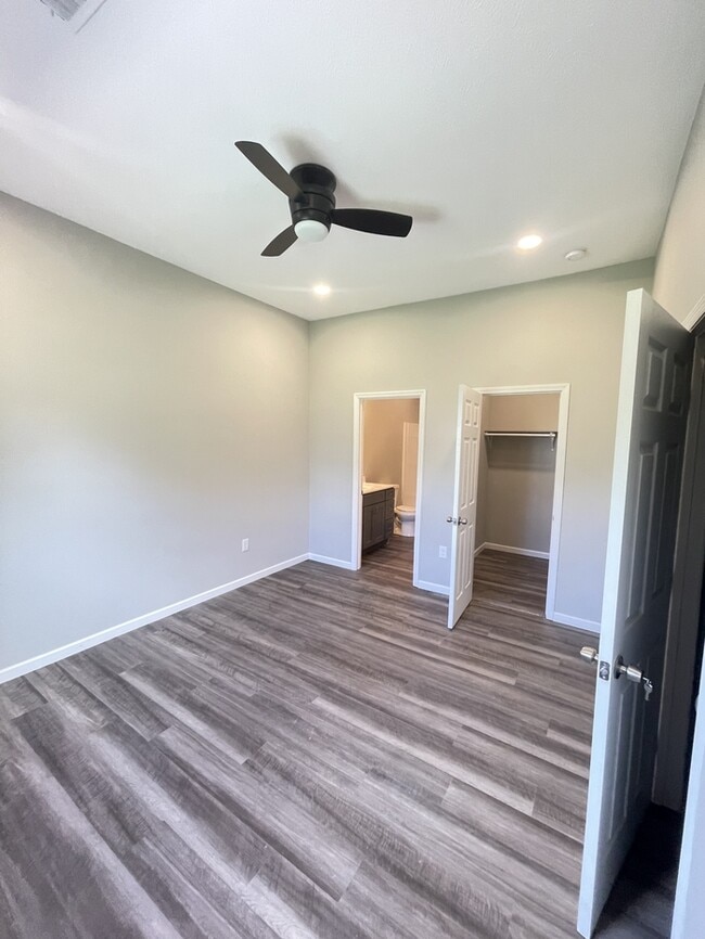 Building Photo - 1616 8th Ave