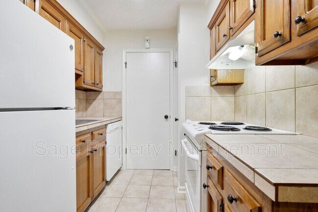 Building Photo - 16633 Missionary Ridge Ct