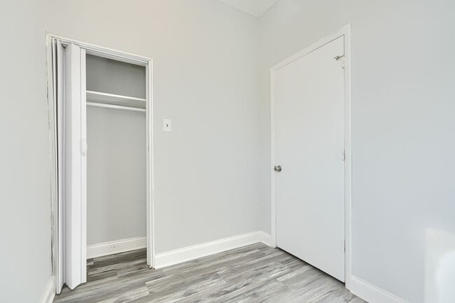 Building Photo - 400 N Hilton St