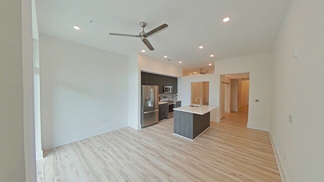 Foto del edificio - 2441 Campus Shore Dr