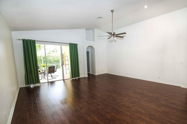 Foto del edificio - 307 NW Breezy Point Loop