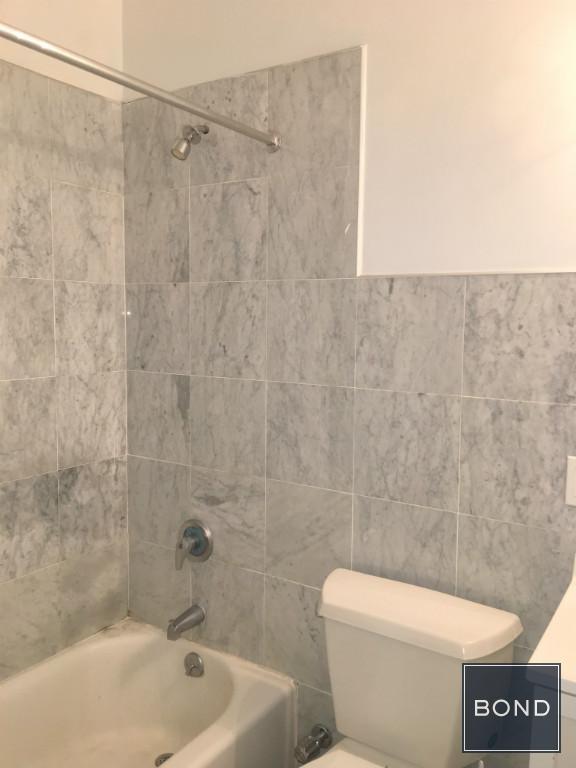 Foto del edificio - 418 E 78th St