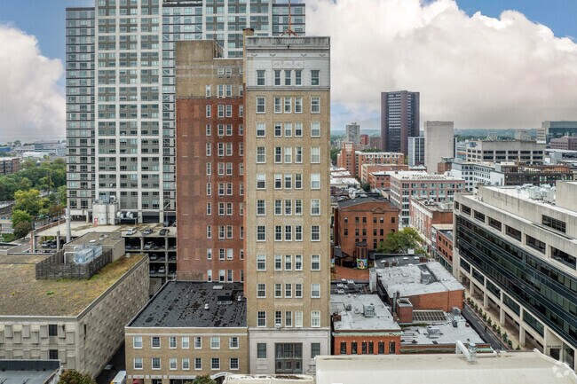 Building Photo - Condos at Center Court