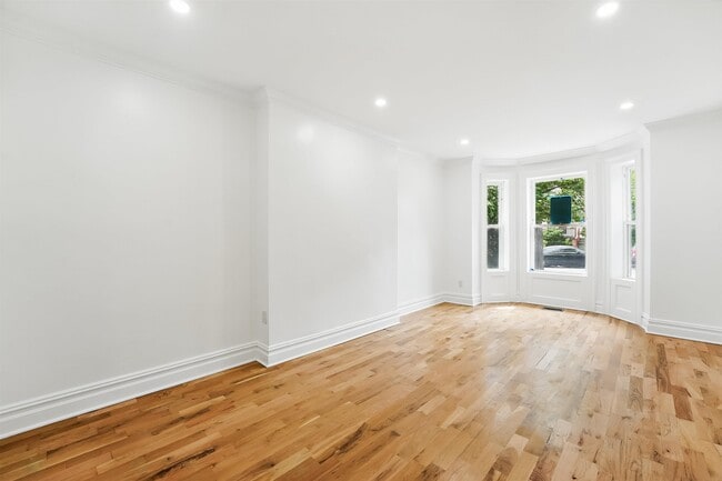 Building Photo - 52 Brinkerhoff St