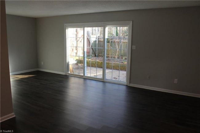 Building Photo - 121 Charlestowne Cir