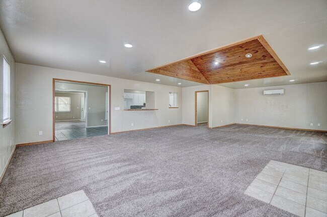 Foto del edificio - 4 bed, 2 bath home in Moore